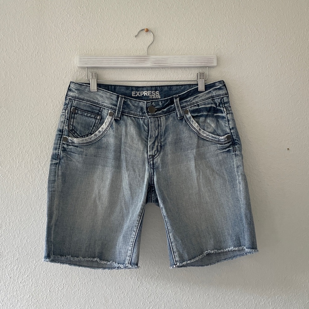 EXPRESS Low Rise Jean Shorts Button Fly Cut Off Jean Short Beach Wash Blue